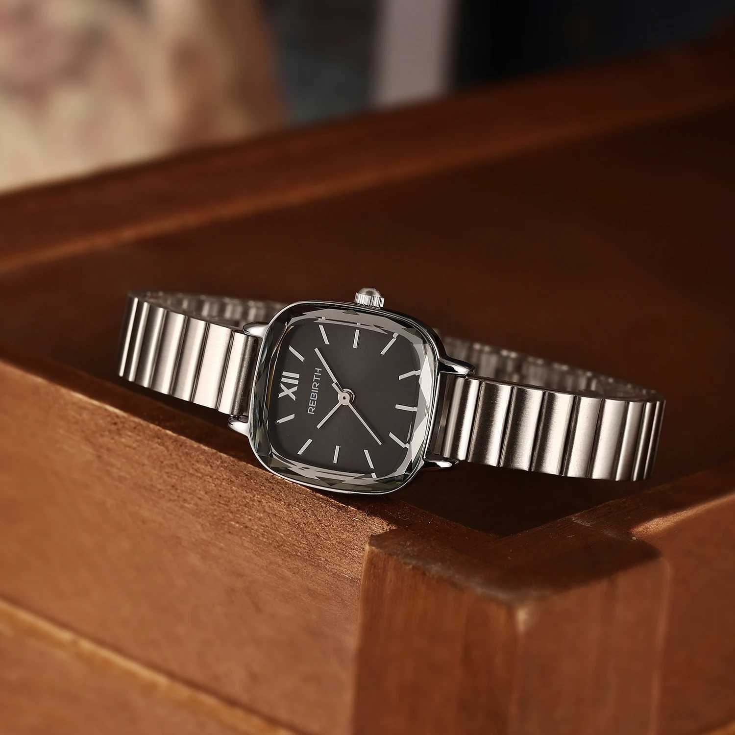 Casual Versatile Simple and Fashionable Mens Small Square Quartz Movement Y250715