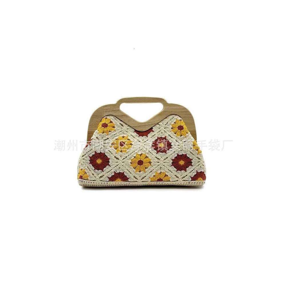 Fashionable Handmade Crochet Knitted Hand-held Straw Woven and Designer Beach Bag Solid Wood Handle Dinner Bags