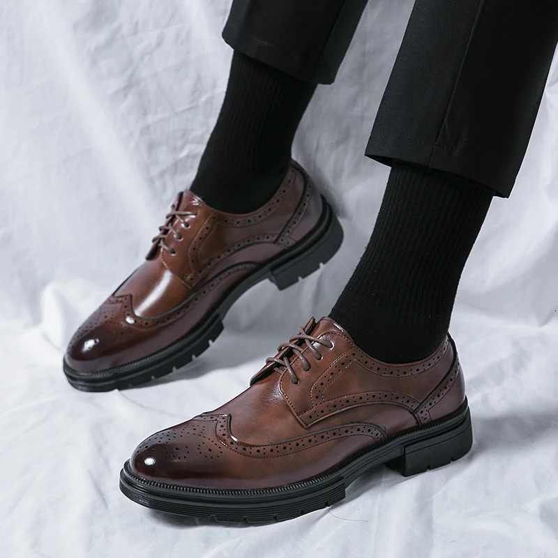 igh Quality Mens Baroque Oxford Shoes Thick Bottom Fashion Comfort Office Business Male Designer Glossy Casual Leather Shoes W250716