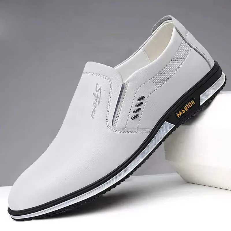 Luxury Mens Leather Shoes Comfortable Loafers Slip On Male Moccasins Non Slip Driving Shoes High Quality Men Shoes Plus Size Y250715