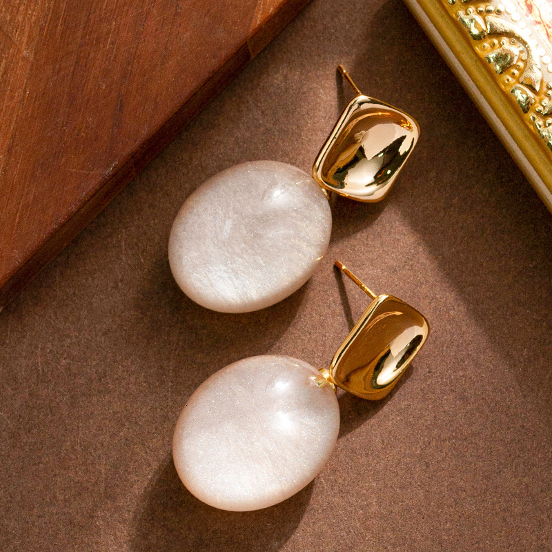 Autumn Winter New Artistic Melad Style Geometric Earrings for Women High-end Light Niche Personality Sier Needle Ear Jewelry