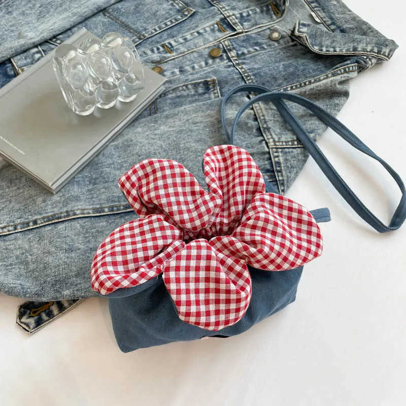 2025 New Summer Style Literary Plaid Cute Flower Drawstring Bag Womens Mobile Phone Bag Walking Bag Denim Crossbody Bag M250716
