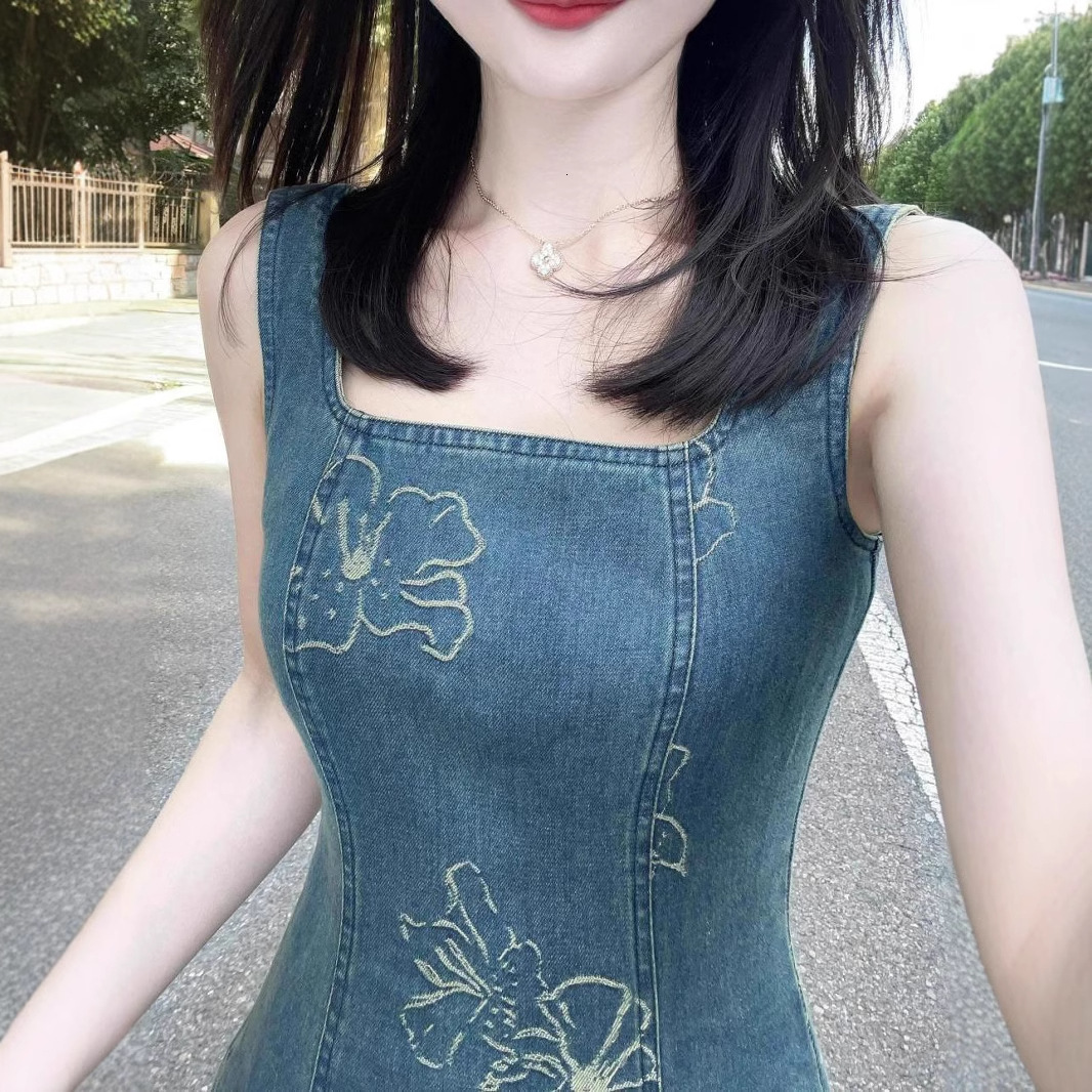2025 New Chinese Style Embroidered Washed Denim Strap Dress for Women Summer High-end Retro Fashion Slimming Long