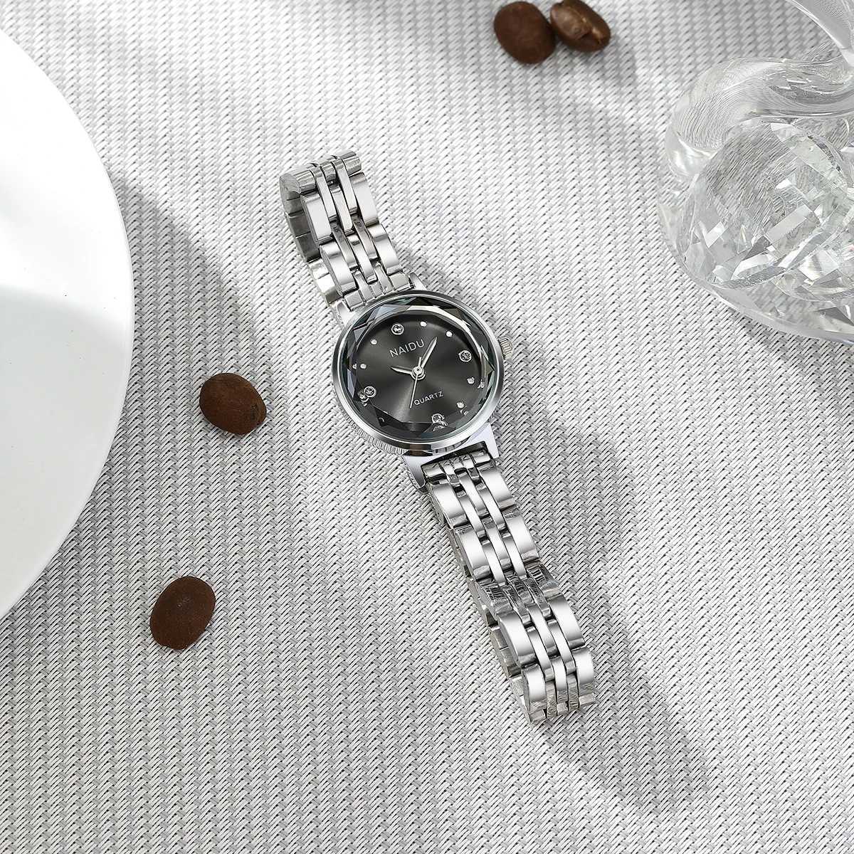 1 Piece of Wens Casual Simple and Fashionable Waterproof Suitable for Daily Wear and Party Outings Y250715