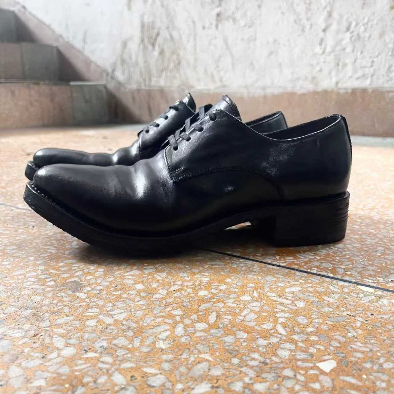 2025 Horse Leather Niche Yuppie Pleated Pointed Mens Washed Trendy Black Comfortable Sneakers Casual Derby Shoes W250716