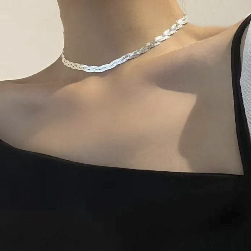Stylish Newly launched Glittering Braided Serpentine Chain Copper plated Necklace Fashionable and Simple with High grade Three layer Clavicle Chain Un