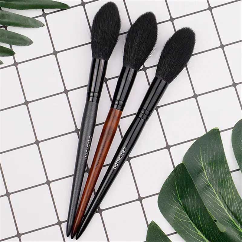 Long Handle Professional Makeup Brushes Powder Brush Face Makeup Highlighter Blush Blending Brush Concealer Beauty Tools XJ2500716