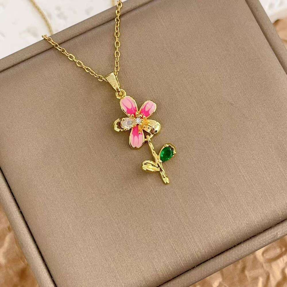 Necklace For Women Copper Gold-Plated Zircon Inlaid Oil Painting Flower Pendant Fashionable Versatile Titanium Steel Collarbone Chain Jewelry 05E
