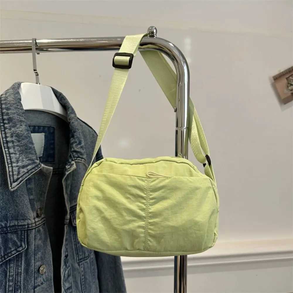 Quick-dry Nylon Square Bag Large Capacity Messenger Bag Sling Crossbody Bag Solid Color Zipper Versatile Waist Pack Sport