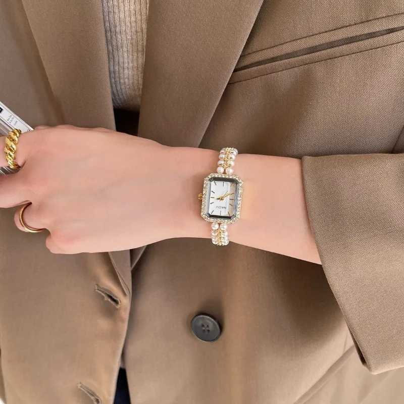 Luxury Wen Bracelet Fashion Small Square Dial Ladies Vintage Shell Pearls Chain Quartz Wrist Fem Clock Wholesale Y250715