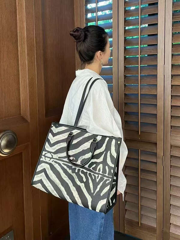 tote for women large capacity highend feel 2025 new model elegant zebra pattern niche design office commute bag