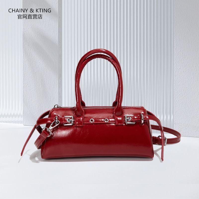 Luxury bag fashion low-key 2025 new high sense commuter handbag all kinds of cross-body classic baguette bag small original bowling bag