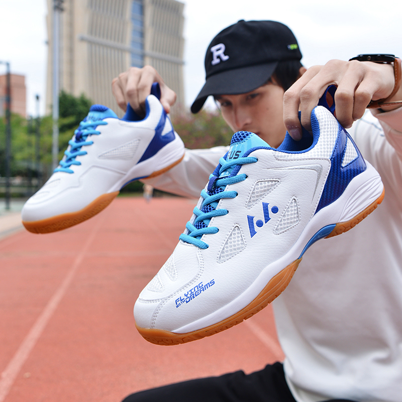 Lightweight and breathable badminton shoes for men and women with anti-slip and shock-absorbing features for professional training and competitive mat