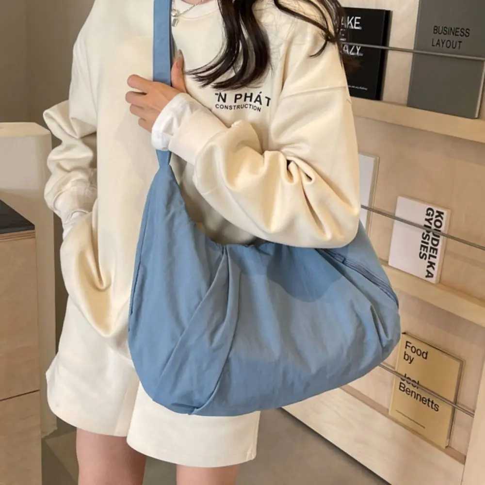 Korean Style Nylon Shoulder Bag Tote Bag Large Capacity Casual Dumpling Bag Solid Color Fold Oxford Cloth Underarm Bag Girls