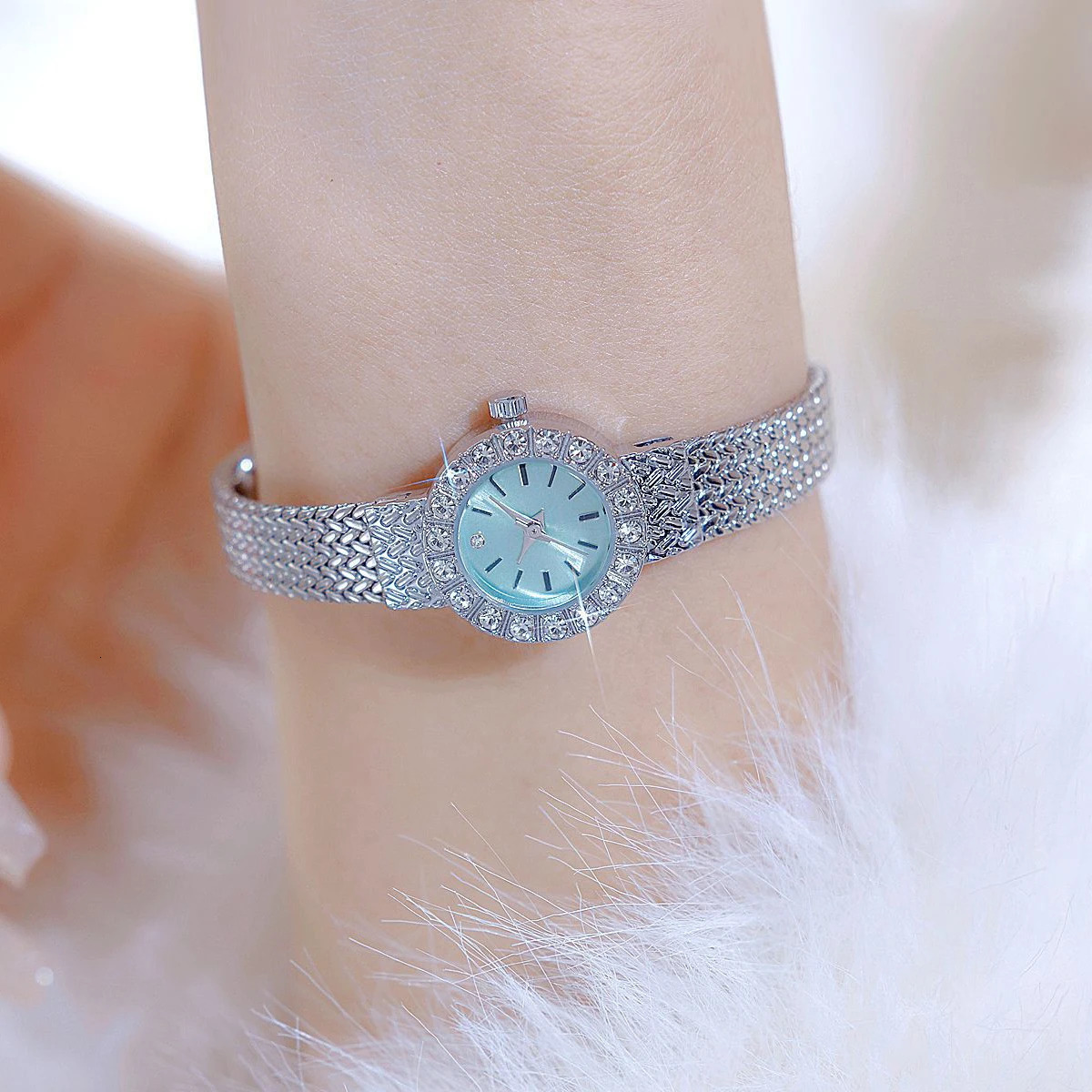 Womens Watch Light Blue Quartz Watches Elegant Fashion Diamond Wristwatch Gifts For Women 250715