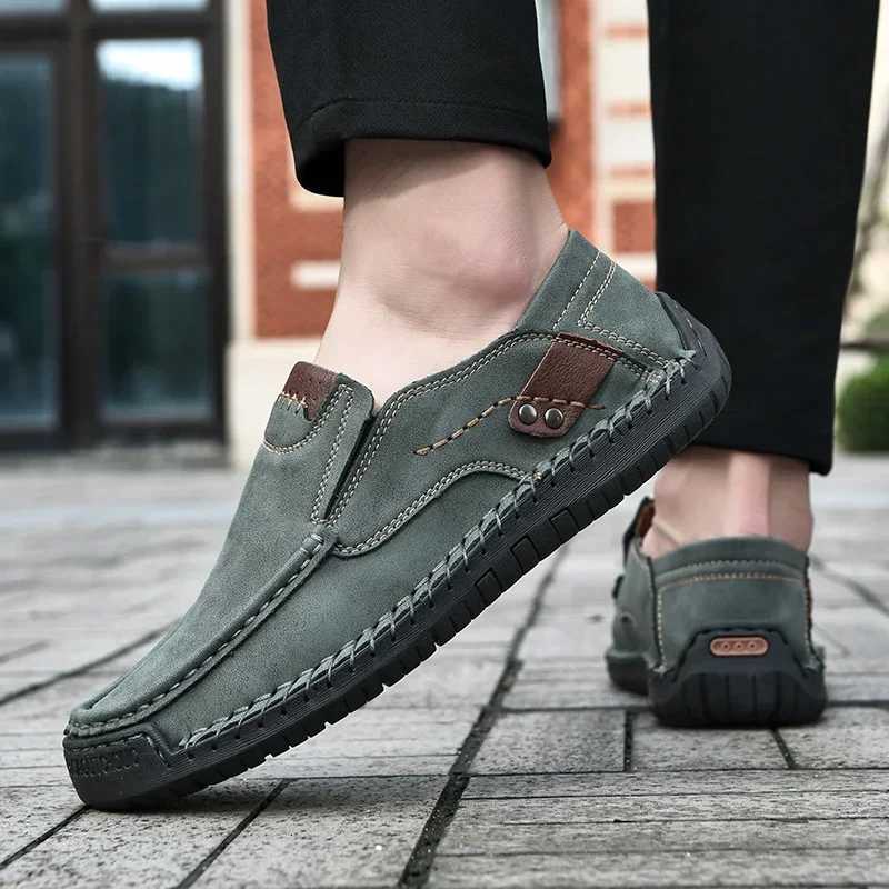 New Soft Men Loafers Slip On Leather Casual Shoes For Men Moccasins Plus Size 38-48 Flats Sneakers Men Handmade Design Man Shoes W250716
