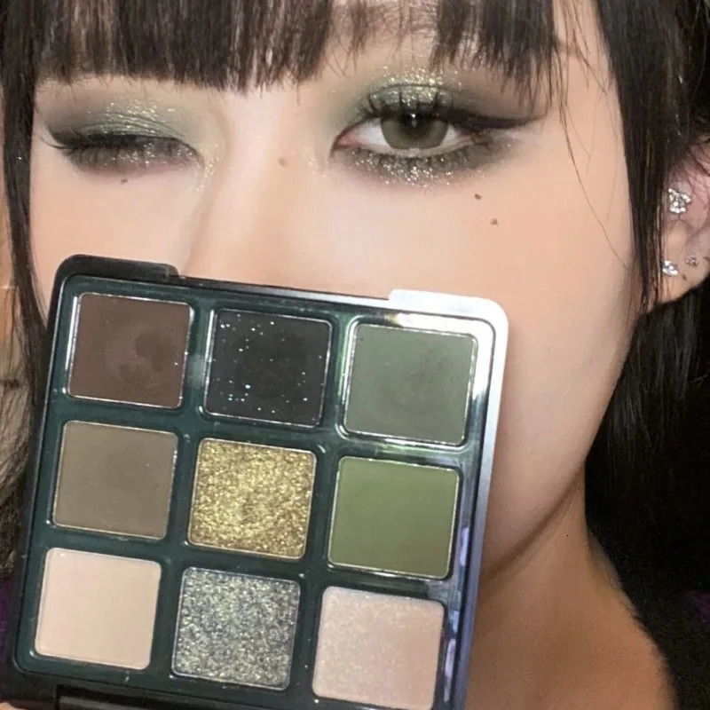 9 Color Eyeshadow Palette Olive Green Smoky Eye Look Pearlescent Shimmer Matte Eyeshadow Powder Makeup Palette Glitter Cosmetics 250712