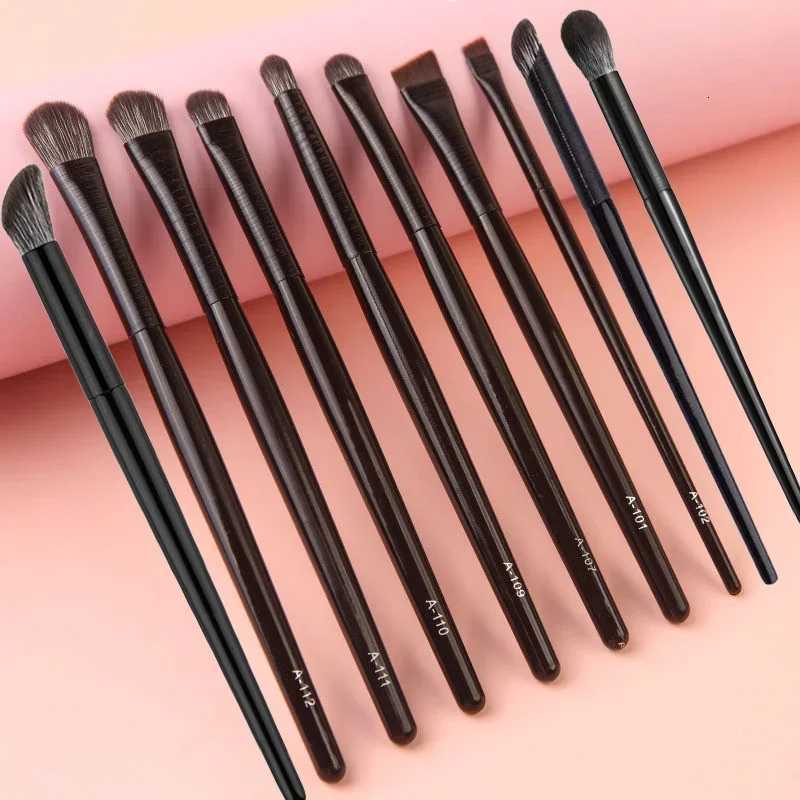 Natural Material Professional Makeup Brush Set Eye Shadow Powder Foundation Blush Contour Shadow Mixed Makeup Beauty ToolXJ2500716
