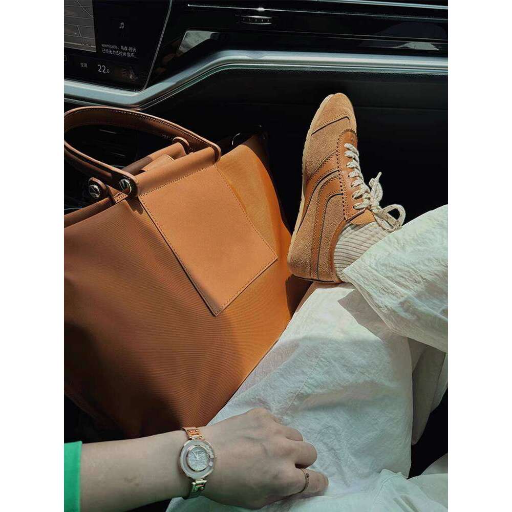 Spacious Interior Design Featuring multiple compartments including zippered pockets, making it easy to organize your belongings efficiently