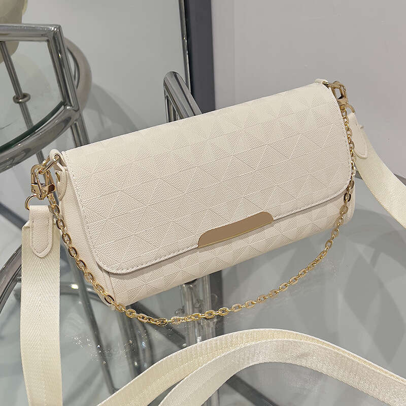 Crossbody 2024 Embossed Fashion Chain Shoulder Simple Flap Magnetic Buckle Underarm Small Women's Bag