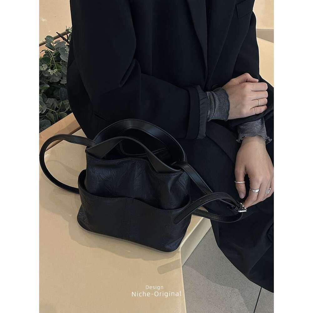 Elegant Womens Leather Backpack/Shoulder/Cross Body Purse: Trendy Accessory Made from Durable Material
