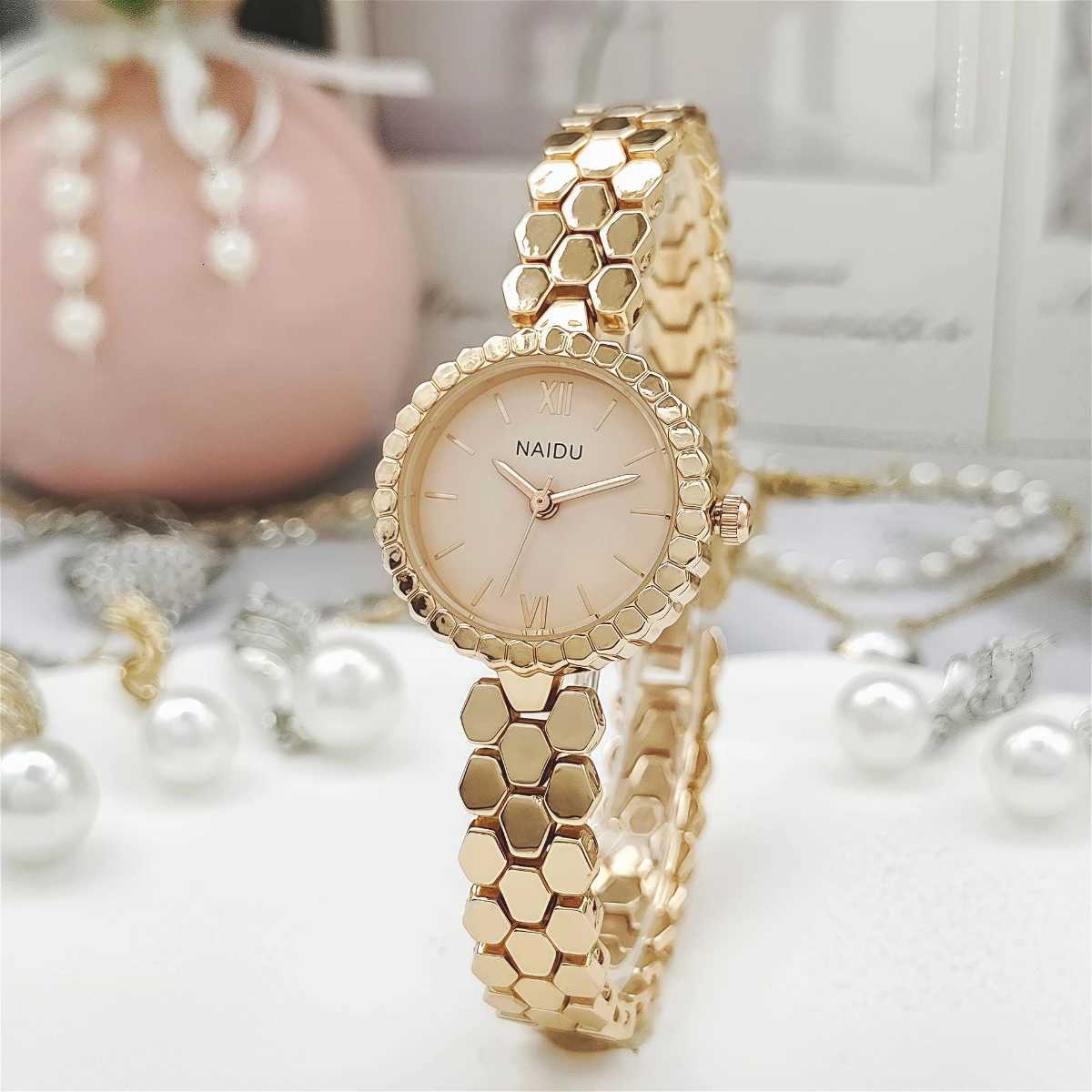 Fashion Senior Temperament Disc Alloy Str Quartz Wrist Watch for Womens Girl Gift Jewelry Accessory Relgio Y250715