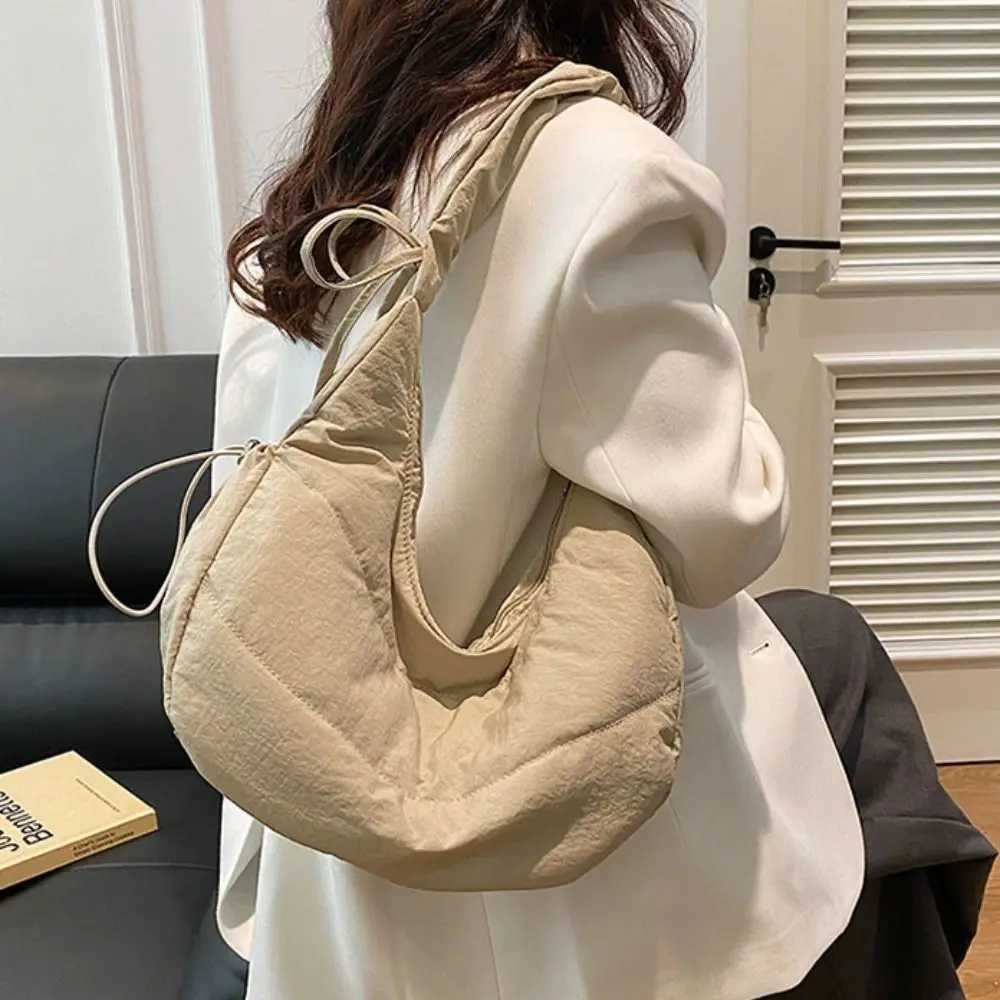 Casual Nylon Pleated Hand Bag Korean Style Portable INS Shoulder Bag Crossbody Bag Luxury Underarm Bag Outdoor
