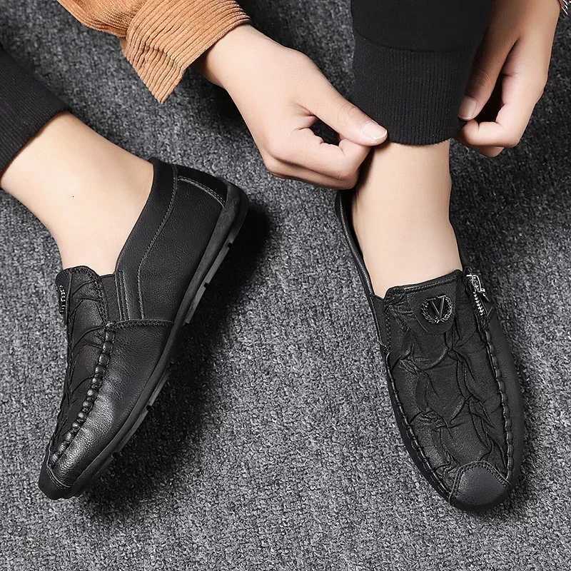 Fashion Leather Men Casual Shoes Outdoor Breathable Walking Shoes Lightweight Men Loafers Lazy Shoes Driving Shoes Sneakers W250716