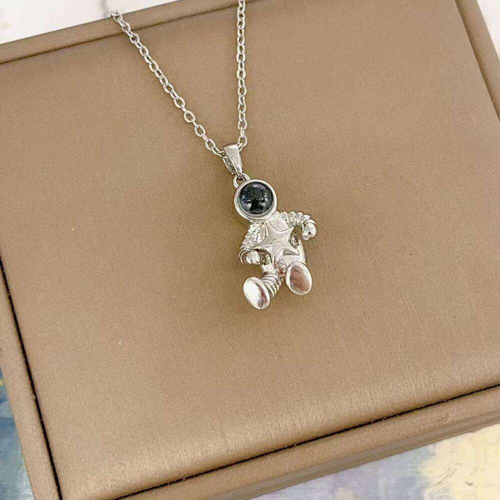 New Astronaut Pendant Necklace For Women Hip Hop Personality Collarbone Chain 2C3