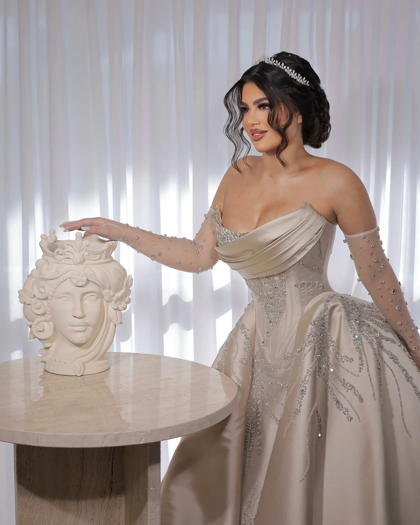 Gorgeous Strapless Ball Gown Wedding Dress Luxury Beading Appliques Bridal Gowns Arabic Sequined Crystal vestido de novia