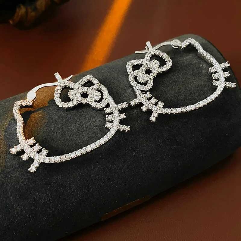 Sanrio Zircon Hollow Cat Ear Buckle Fashion Light Luxury High Sense Simple Stud Earring Korean Design Exquisite Earrings for Women w250716