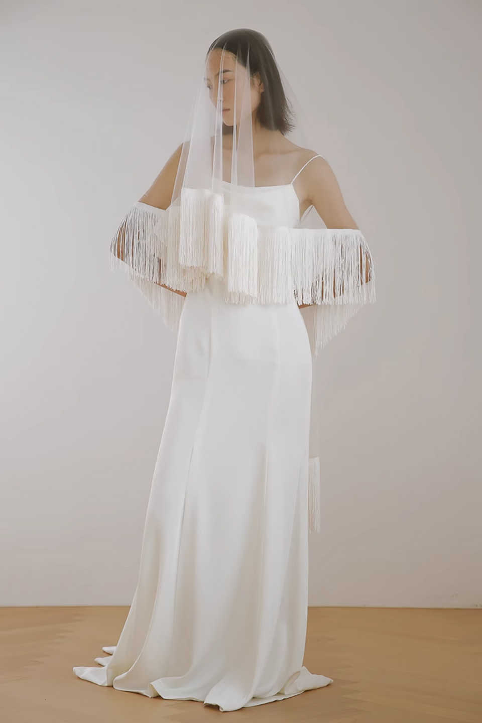 Elegant Wedding Veils One Layer Tulle Headdress New Tassel Headdress Lace Tulle White Ivory Bridal Veil Customized length Veils V3260