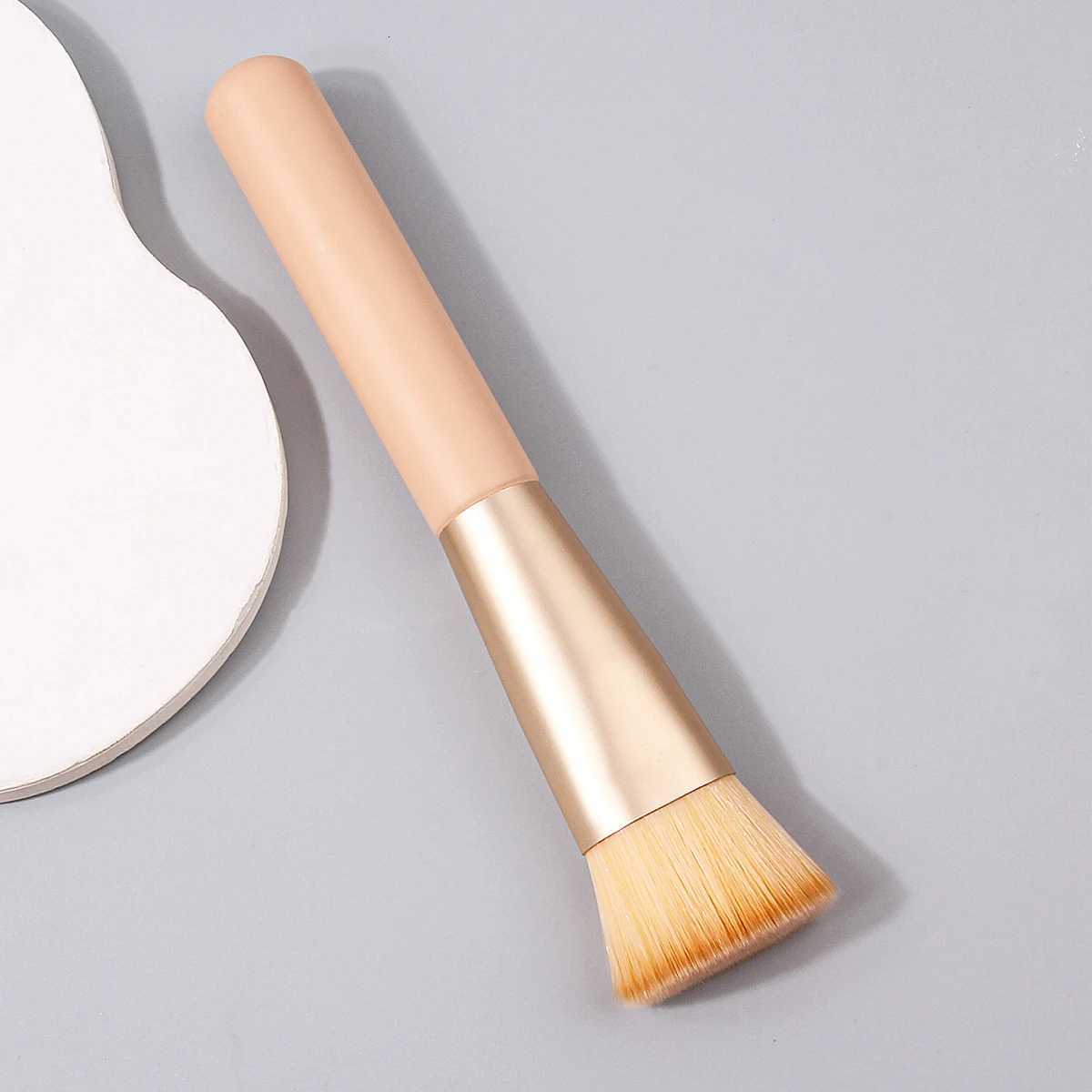 1 piece of soft-bristled wooden-handled flat-head foundation brush blush brush contour brush travel portable makeup brush XJ2500716