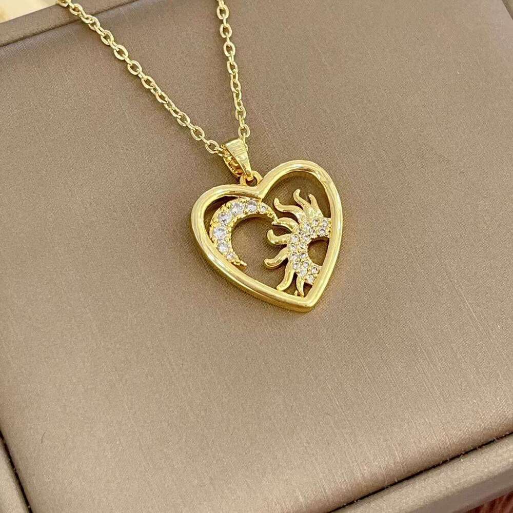 Creative Simple Sun Moon Heart Collarbone Chain Night Sky Star Pendant Fashion Inlaid Dia High-End Necklace 3B6