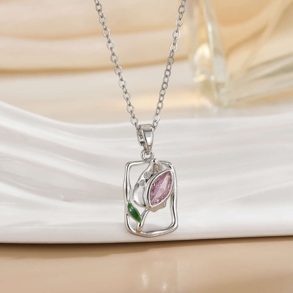 Titanium Steel Tulip Necklace For Women Versatile High-End Korean Style Niche Design Elegant Collarbone Chain Jewelry F8c