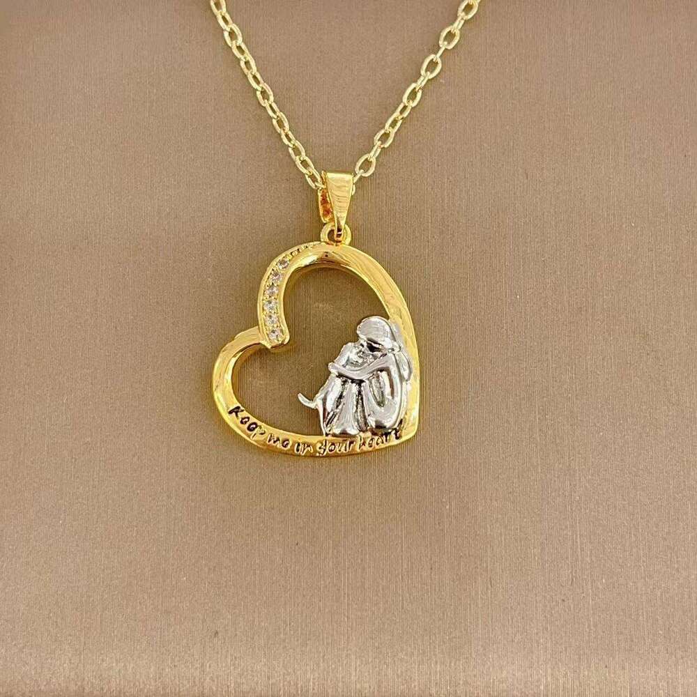 Mother's Day Heart-Shaped Design Engraved Pendant Titanium Steel Non-Fading Necklace For Women High-End Jewelry Fa0