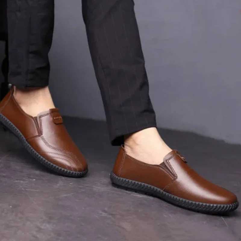 Leather Casual Men Shoes Lightweight Handmade Mens Loafers Breathable Fashion Comfortable Walking Shoes Slip-on Driving Shoes Y250715