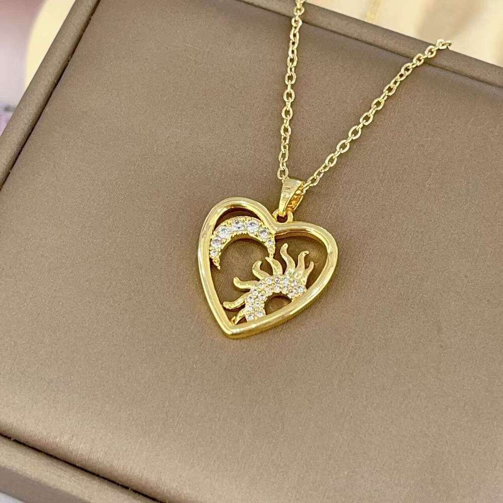 Creative Simple Sun Moon Heart Collarbone Chain Night Sky Star Pendant Fashion Inlaid Dia High-End Necklace 3B6