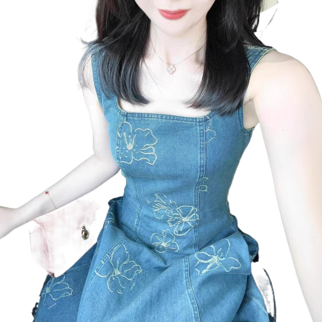 2025 New Chinese Style Embroidered Washed Denim Strap Dress for Women Summer High-end Retro Fashion Slimming Long