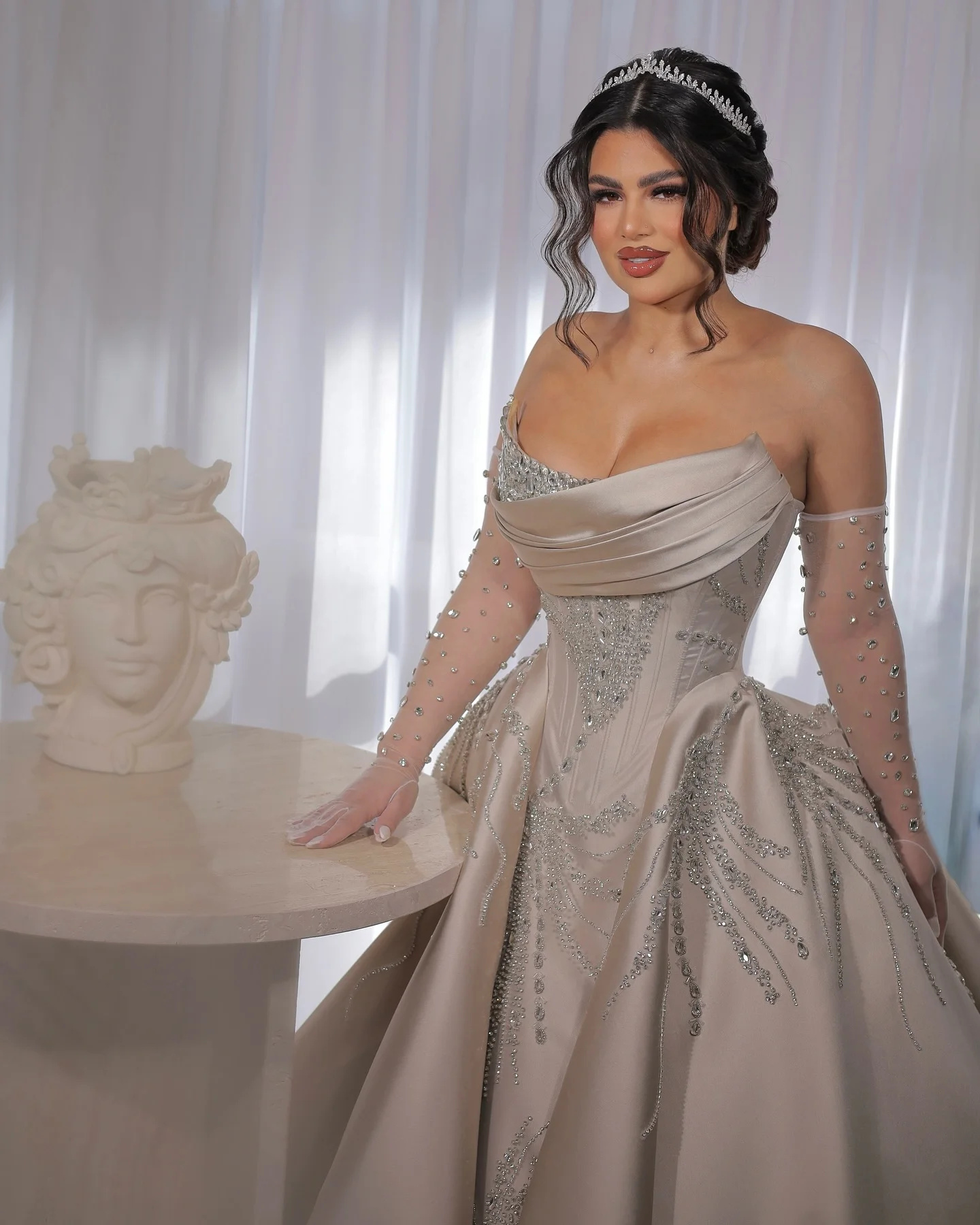 Gorgeous Strapless Ball Gown Wedding Dress Luxury Beading Appliques Bridal Gowns Arabic Sequined Crystal vestido de novia