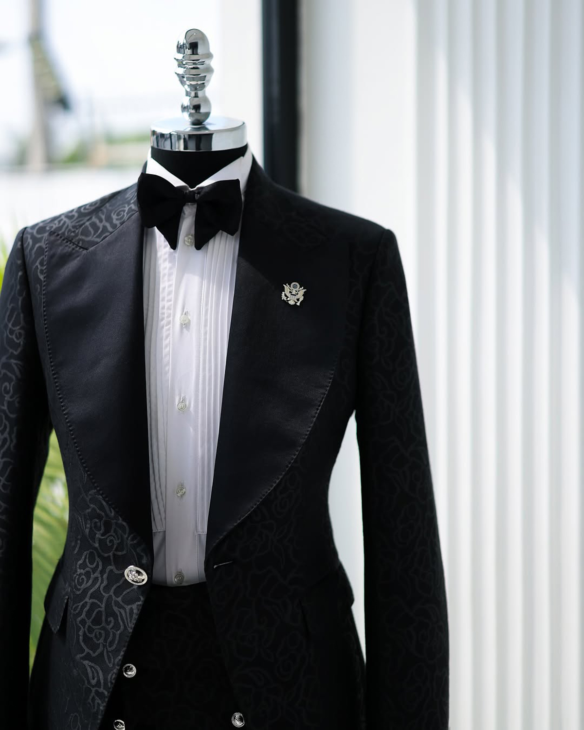 Handsome Men Suits Tailor-Made 2 Pieces Peaked Lapel Jacket Jacquard Blazer One Button Groom Evening Prom Party Customized Coat Pants Plus Size