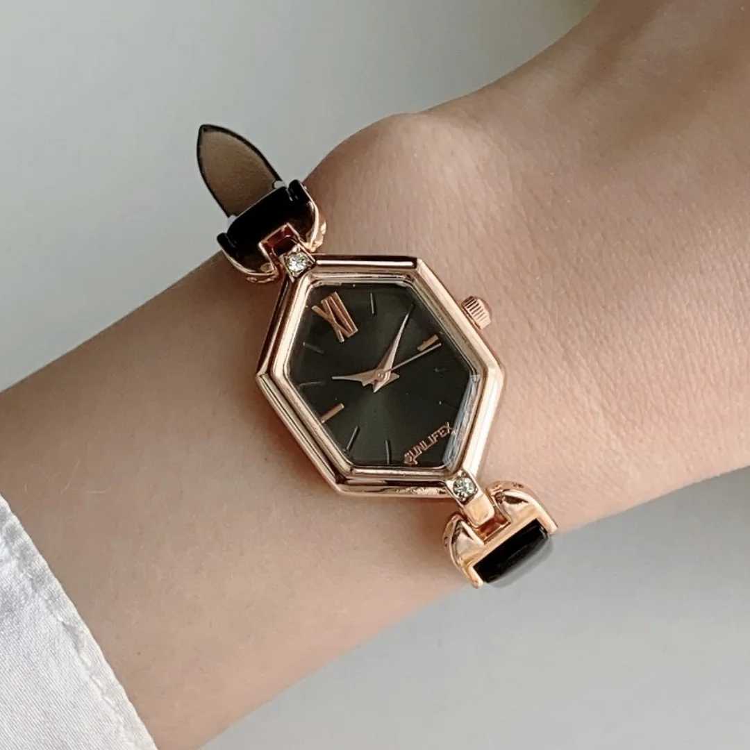 Fashion Wens Quartz Leather Band Analog Wristwatch Rhbus Dial Ladies Clock Relogio Fnino Y250715