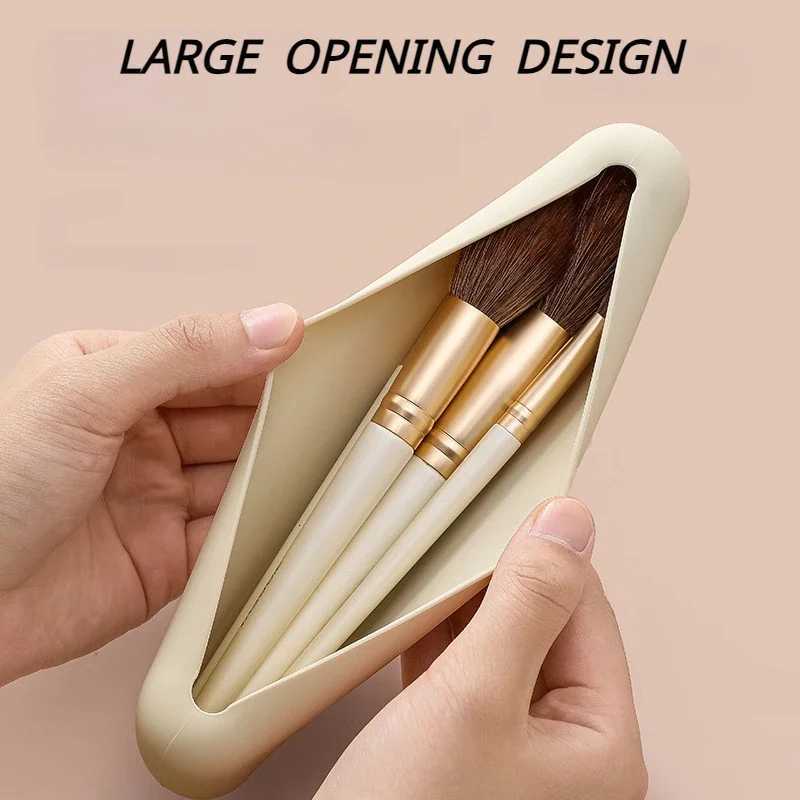 Travel Makeup Brush Holder Silicone Cosmetic Brushes Bag Makeup Sponge Case Portable Waterproof Makeup Tools for Women Girls XJ2500716
