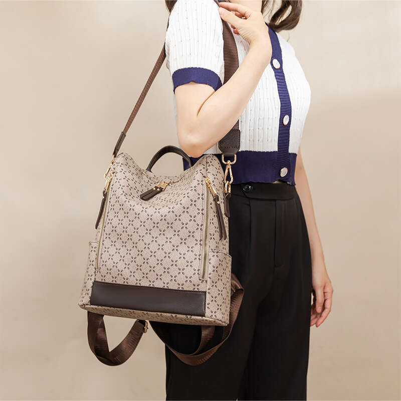 Women's New Simple Casual Backpack Outdoor Travel Large Capacity Shoulder Bag