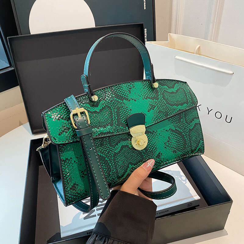 Large Capacity Tote 2025 New Fashion Versatile Handbag Women's Crossbody Bag PU