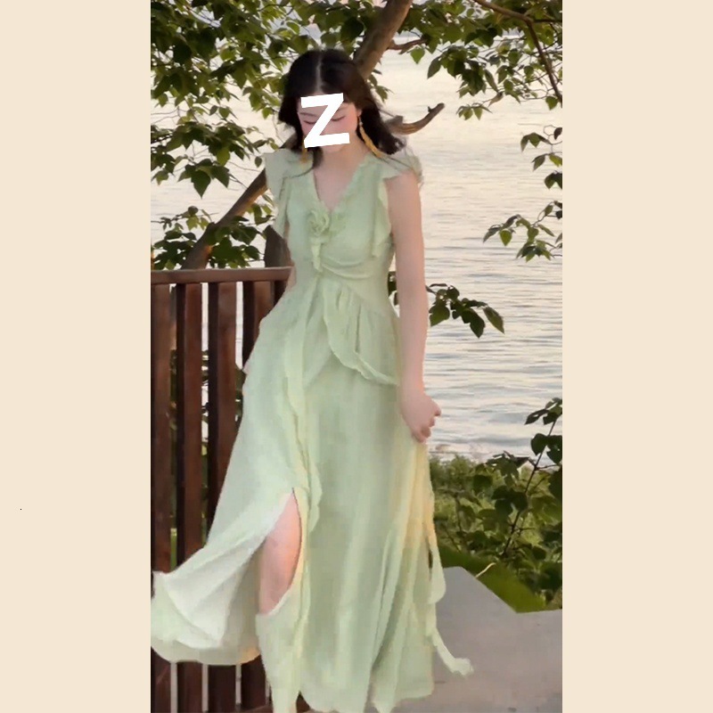 2025 French Style Green Small Flutter Sleeve Dress for Women Summer New Beach Vacation Beautiful Waist-Cinching Long
