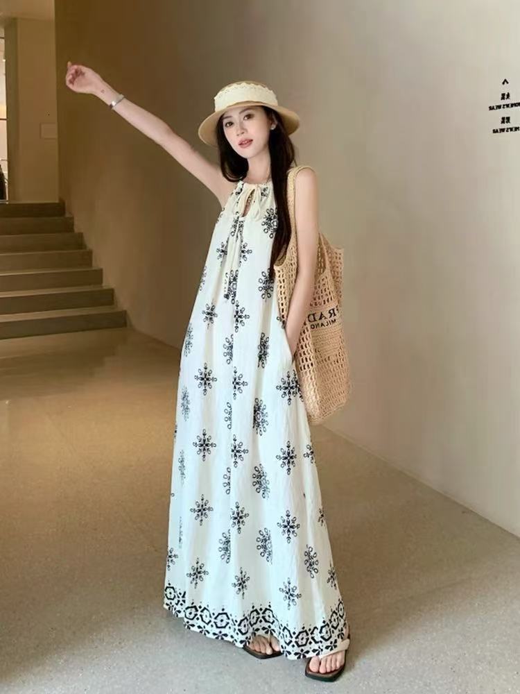 2025 Ethnic Style Xinjiang Loose Retro Printed Tie Strap Vacation Plus Size Summer Dress