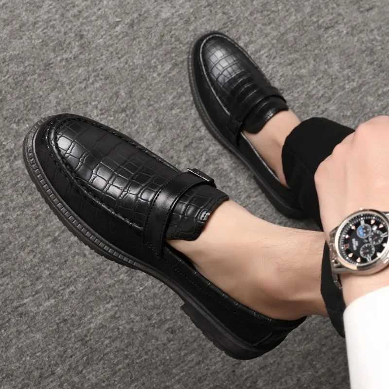 Men Thick Soled Loafers Leather Shoes Thick Soled Round Toe Men Casual Shoes Comfortable Classic Leather Shoes W250716