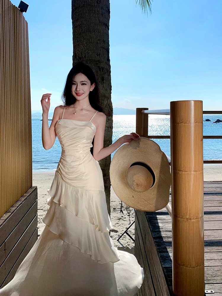 2025 New Style Feminine Elegant Mermaid Flowing Spaghetti Strap Dress Adult Ceremony Gown Off-Shoulder Summer
