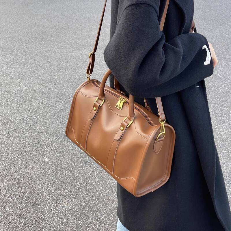 Versatile Casual Crossbody Shoulder Bag with Plenty of Space Perfect for Active Lifestyles